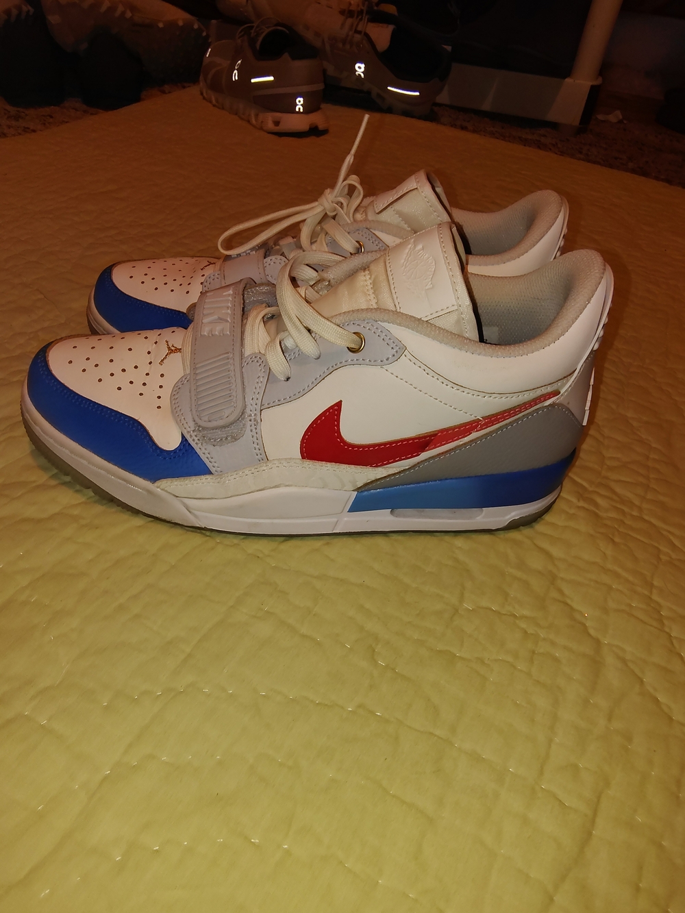 Nike Men's White, Red & Blue Low-Top Athletic Sneakers